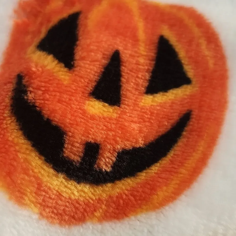 Hide And Eek Boutique Throw, 60